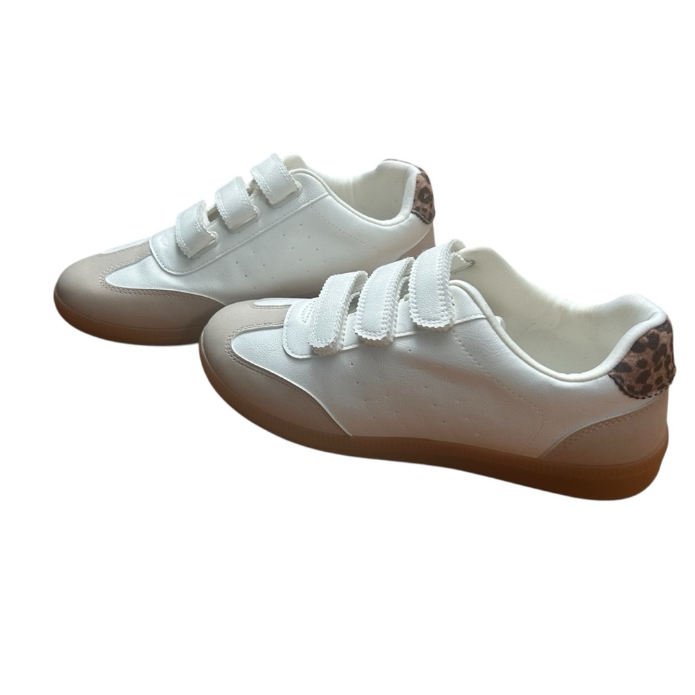 NWOT-Womens Dolce Vita Sneaker White-Leopard Size 8
